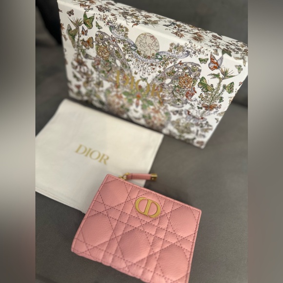 ๐SOLD๐ New Dior Caro Dahlia Wallet in Antique Pink - Picture 10 of 13